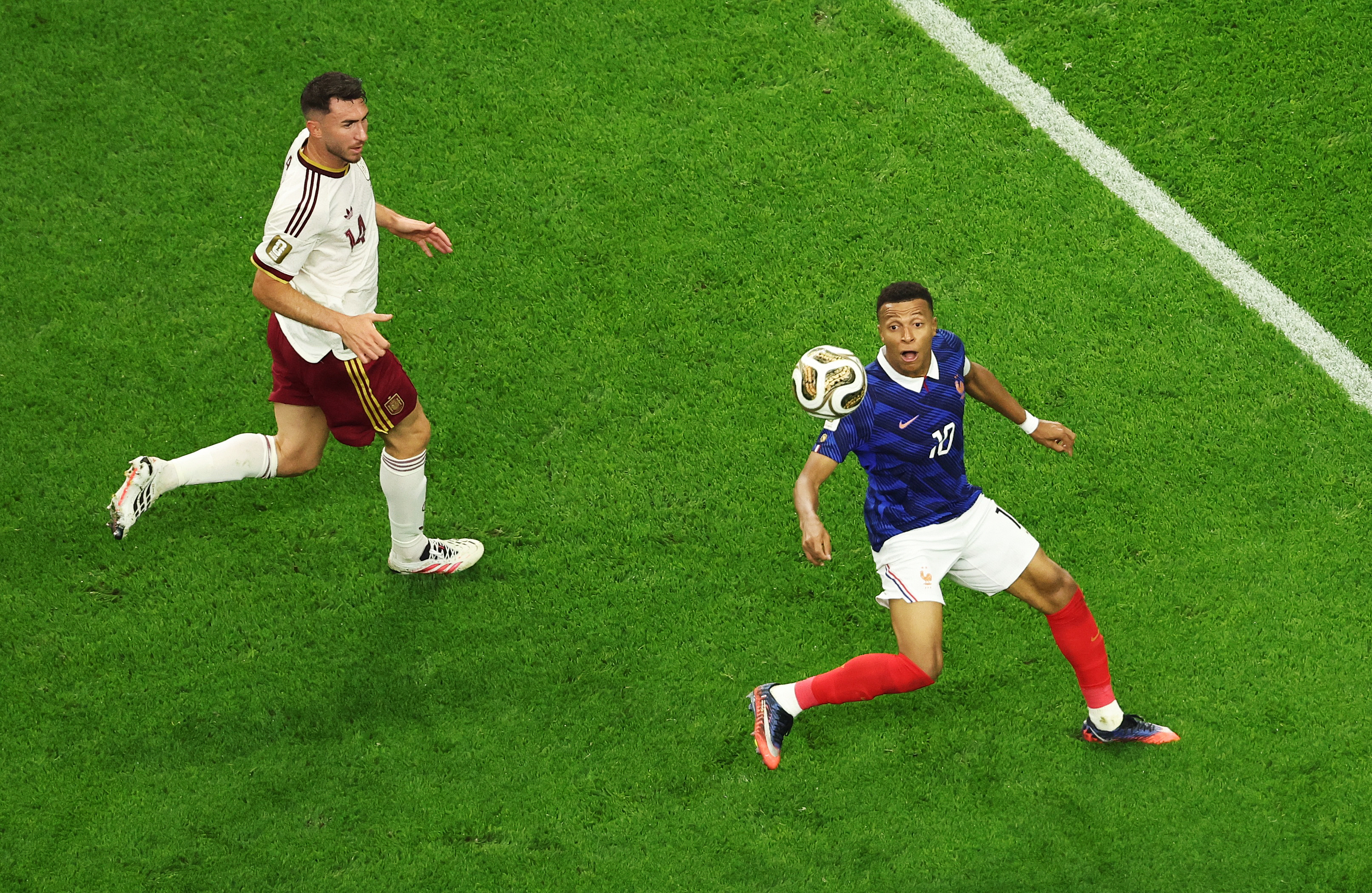 Soccer Football - FIFA World Cup 2026 - Semi Final - France v Spain - Dallas Stadium, Arlington, Texas, U.S. - July 14, 2026 Spain's Aymeric Laporte in action with France's Kylian Mbappe IMAGN IMAGES via Reuters/Tim Heitman