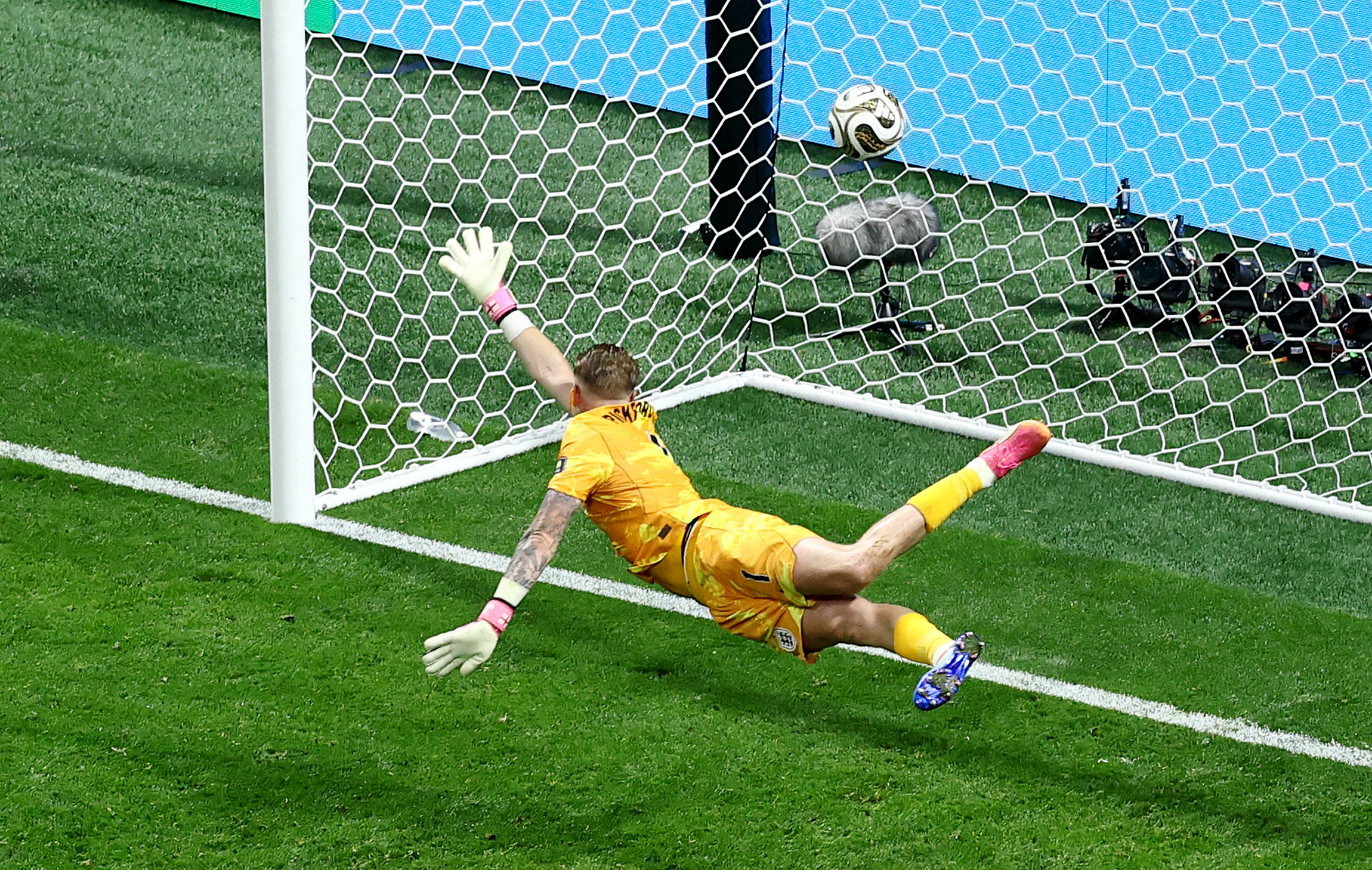 2026-07-15T204855Z_265528908_UP1EM7F1LTIDJ_RTRMADP_3_SOCCER-WORLDCUP-ENG-ARG