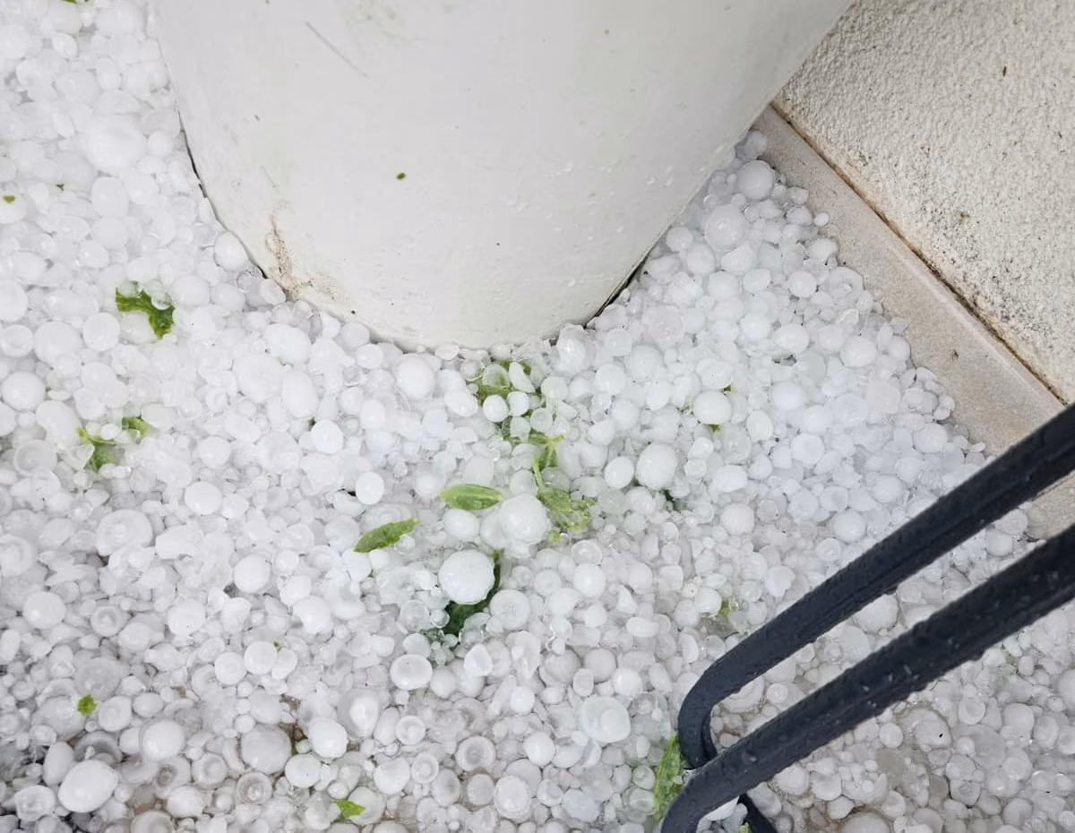 Tuča veličine oraha zasula Rovinj, ima povrijeđenih. Nevrijeme zahvatilo i Krk te sinjsko područje