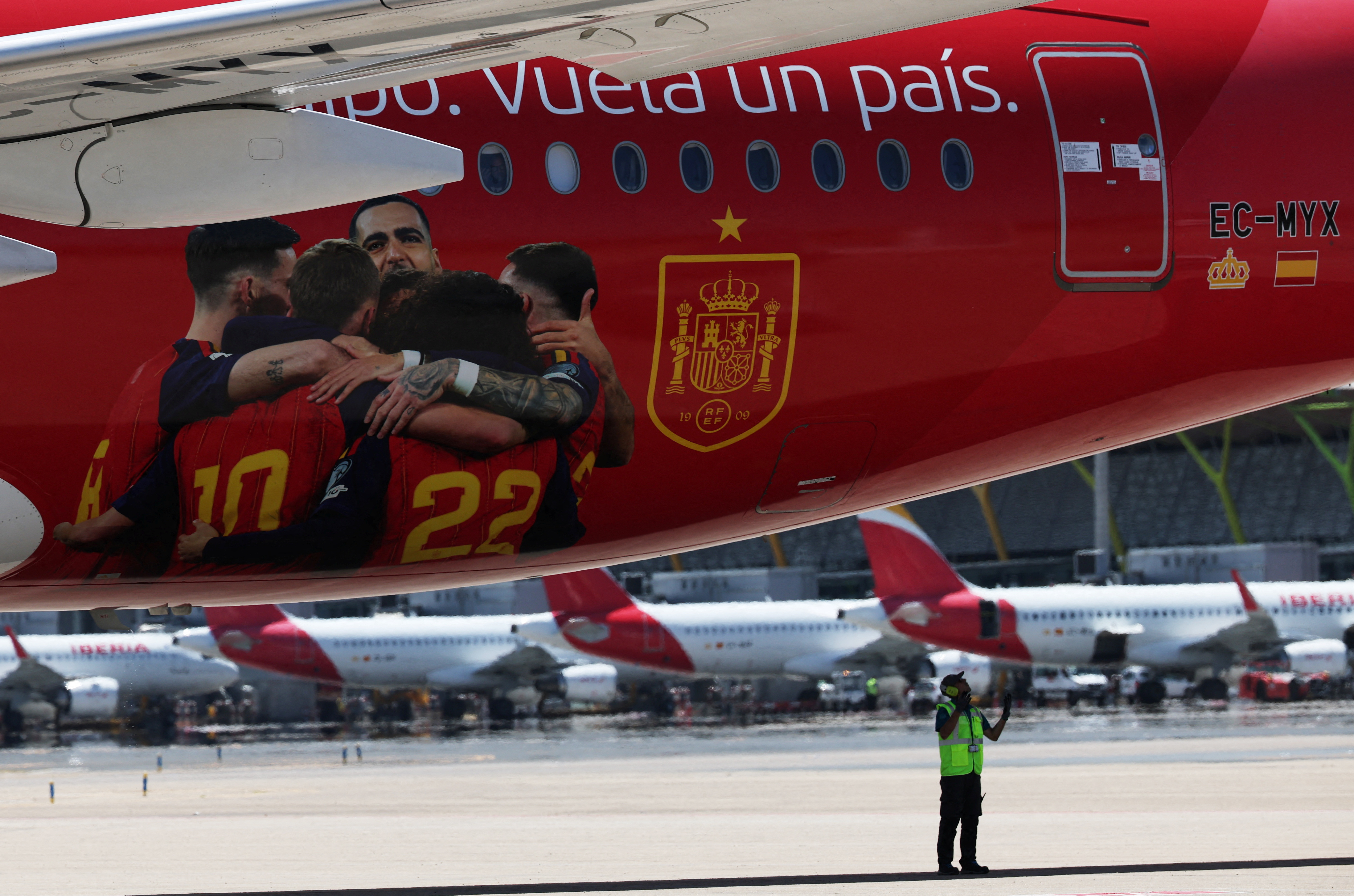 FILE PHOTO: Soccer Football - FIFA World Cup 2026 - Spain players return to Madrid after winning the World Cup - Madrid, Spain - July 20, 2026 A picture of Spain players is seen on the team plane as they arrive at Madrid Airport after winning the World Cu