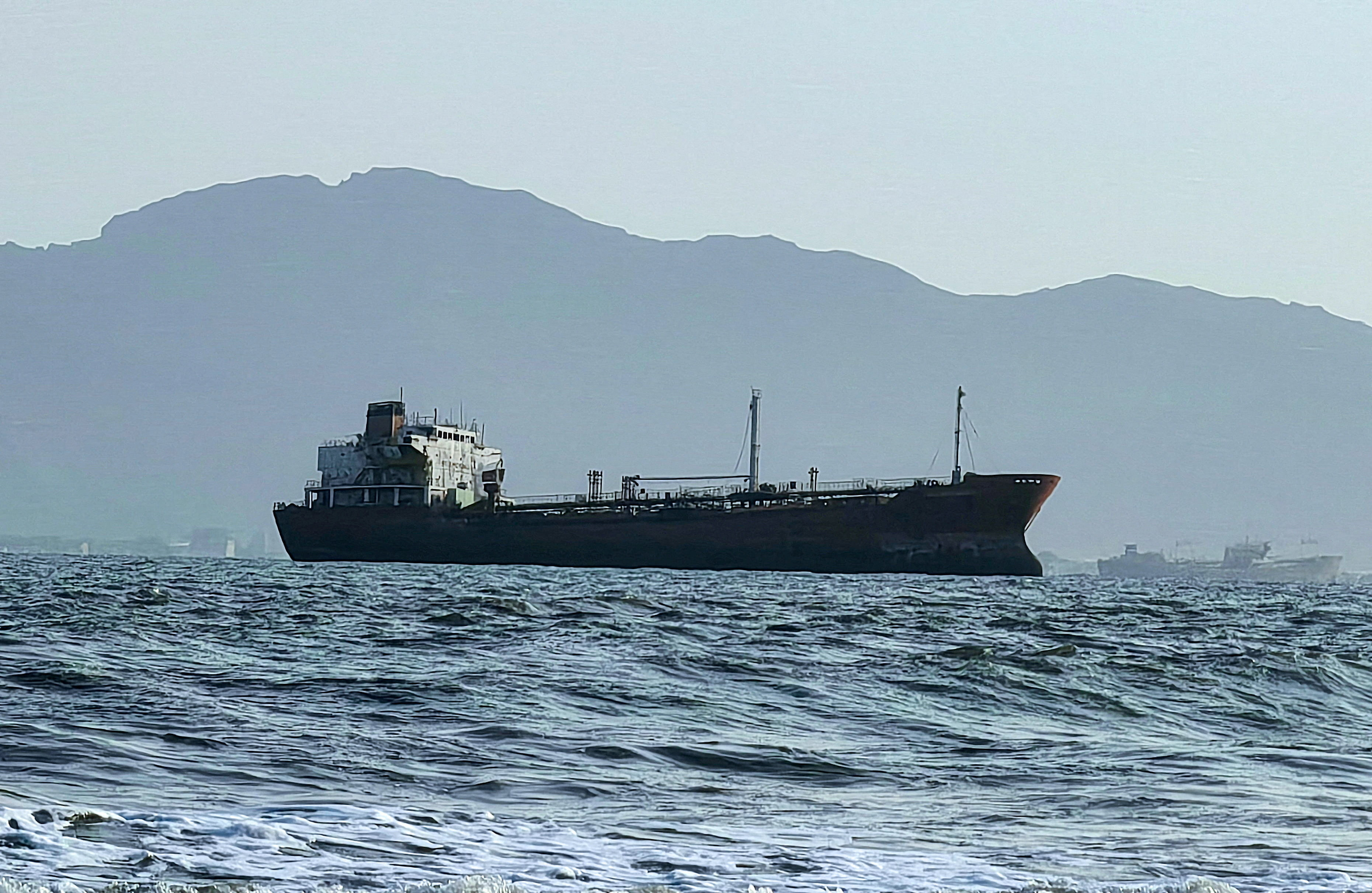 2026-08-03T132244Z_1643636918_RC2TJMAU4AUN_RTRMADP_3_YEMEN-CRISIS-SAUDI-TANKERS