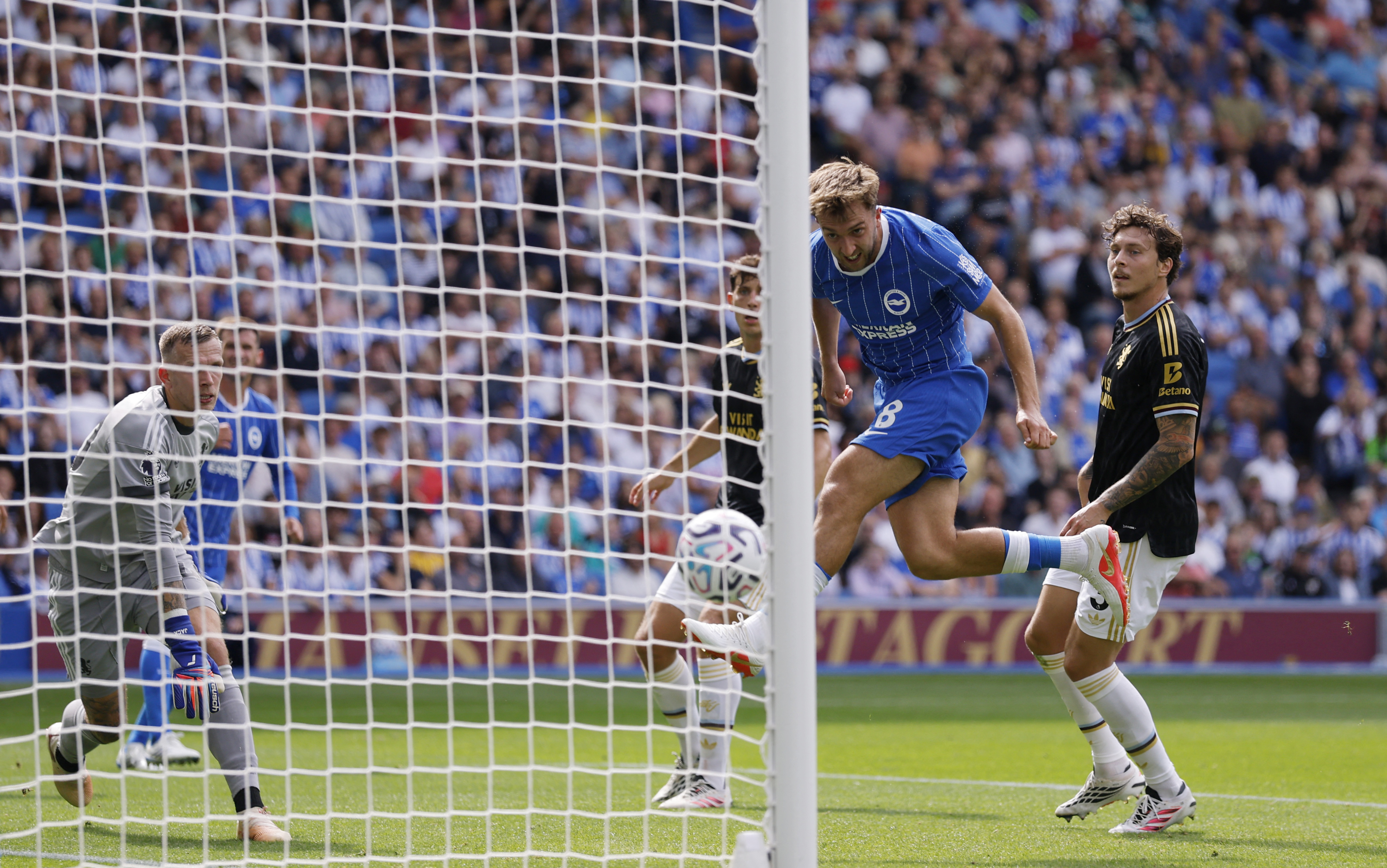 Soccer Football - Premier League - Brighton & Hove Albion v Aston Villa - The American Express Community Stadium, Brighton, Britain - August 23, 2026 Brighton and Hove Albion's Jack Hinshelwood scores their third goal Action Images via Reuters/Andrew Coul