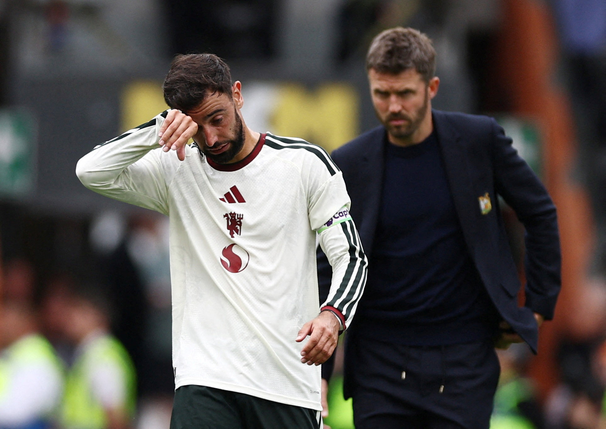 Soccer Football - Premier League - Hull City v Manchester United - MKM Stadium, Hull, Britain - August 22, 2026 Manchester United's Bruno Fernandes looks dejected after the match Action Images via Reuters/Lee Smith EDITORIAL USE ONLY. NO USE WITH UNAUTHOR
