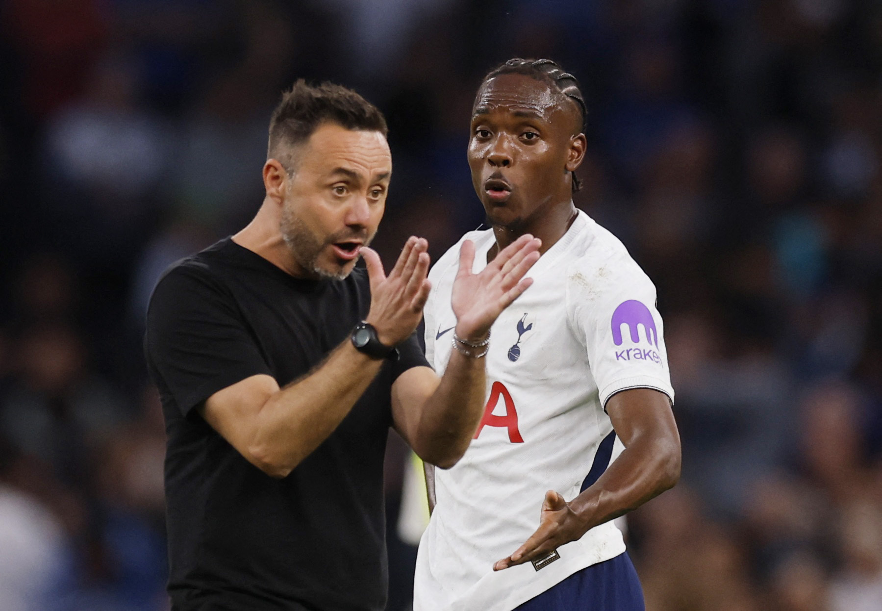 Soccer Football - Premier League - Tottenham Hotspur v Everton - Tottenham Hotspur Stadium, London, Britain - September 12, 2026 Tottenham Hotspur manager Roberto De Zerbi and Mathys Tel after the match Action Images via Reuters/Andrew Couldridge EDITORIA