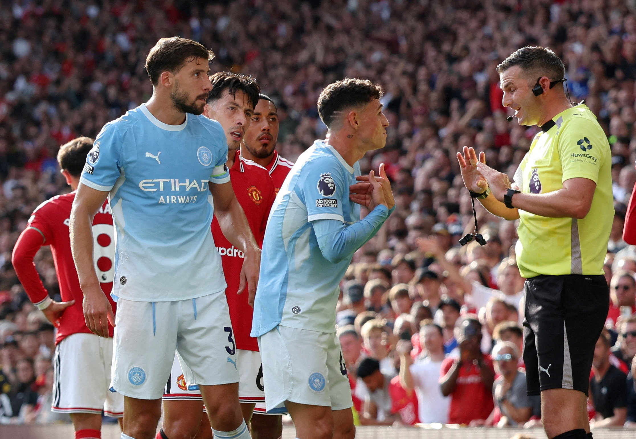 Soccer Football - Premier League - Manchester United v Manchester City EMULATION. NO USE IN BETTING, GAMES OR SINGLE CLUB/LEAGUE/PLAYER PUBLICATIONS. PLEASE CONTACT YOUR ACCOUNT REPRESENTATIVE FOR FURTHER DETAILS..     TPX IMAGES OF THE DAY