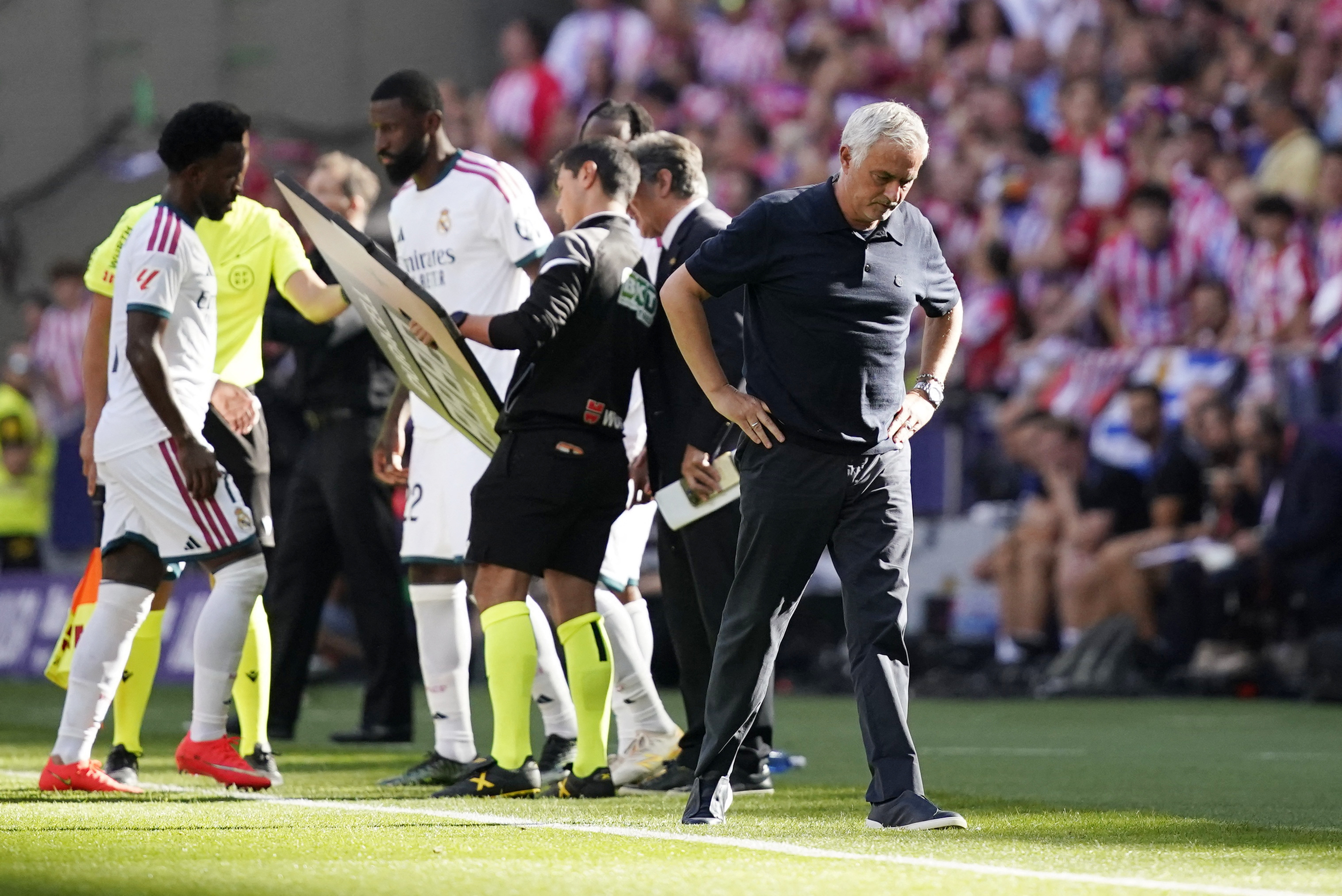 Soccer Football - LaLiga - Atletico Madrid v Real Madrid - Riyadh Air Metropolitano, Madrid, Spain - September 20, 2026 Real Madrid coach Jose Mourinho looks dejected after Real Madrid's Dean Huijsen is shown a red card by referee Miguel Angel Ortiz Arias