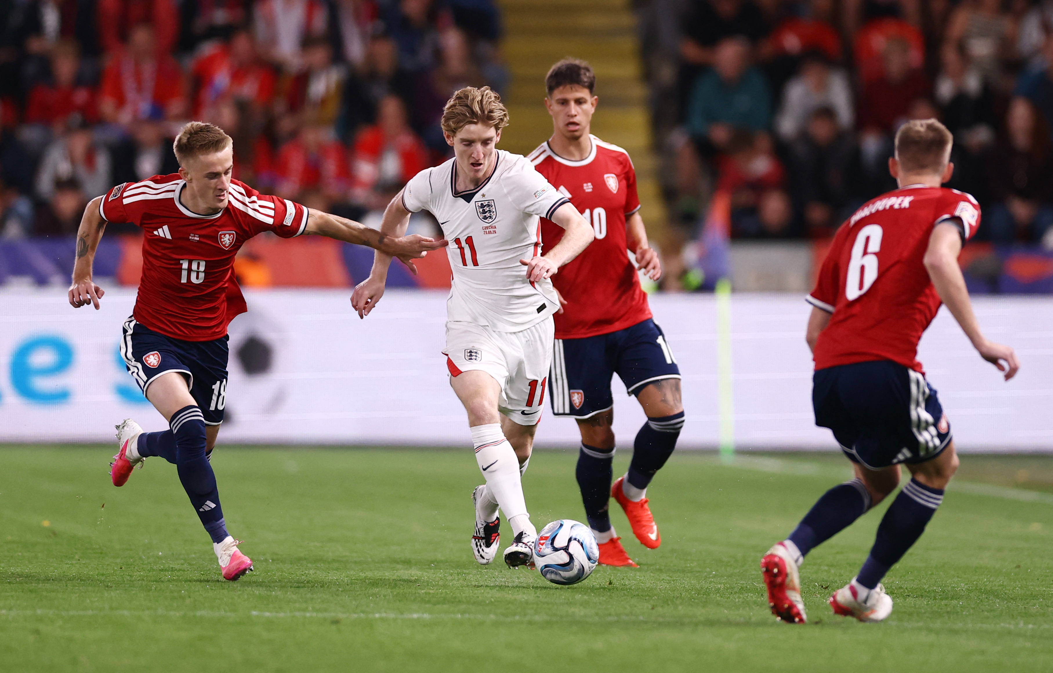 2026-09-29T185310Z_1045662089_UP1EM9T1GGL7M_RTRMADP_3_SOCCER-UEFANATIONS-CZE-ENG