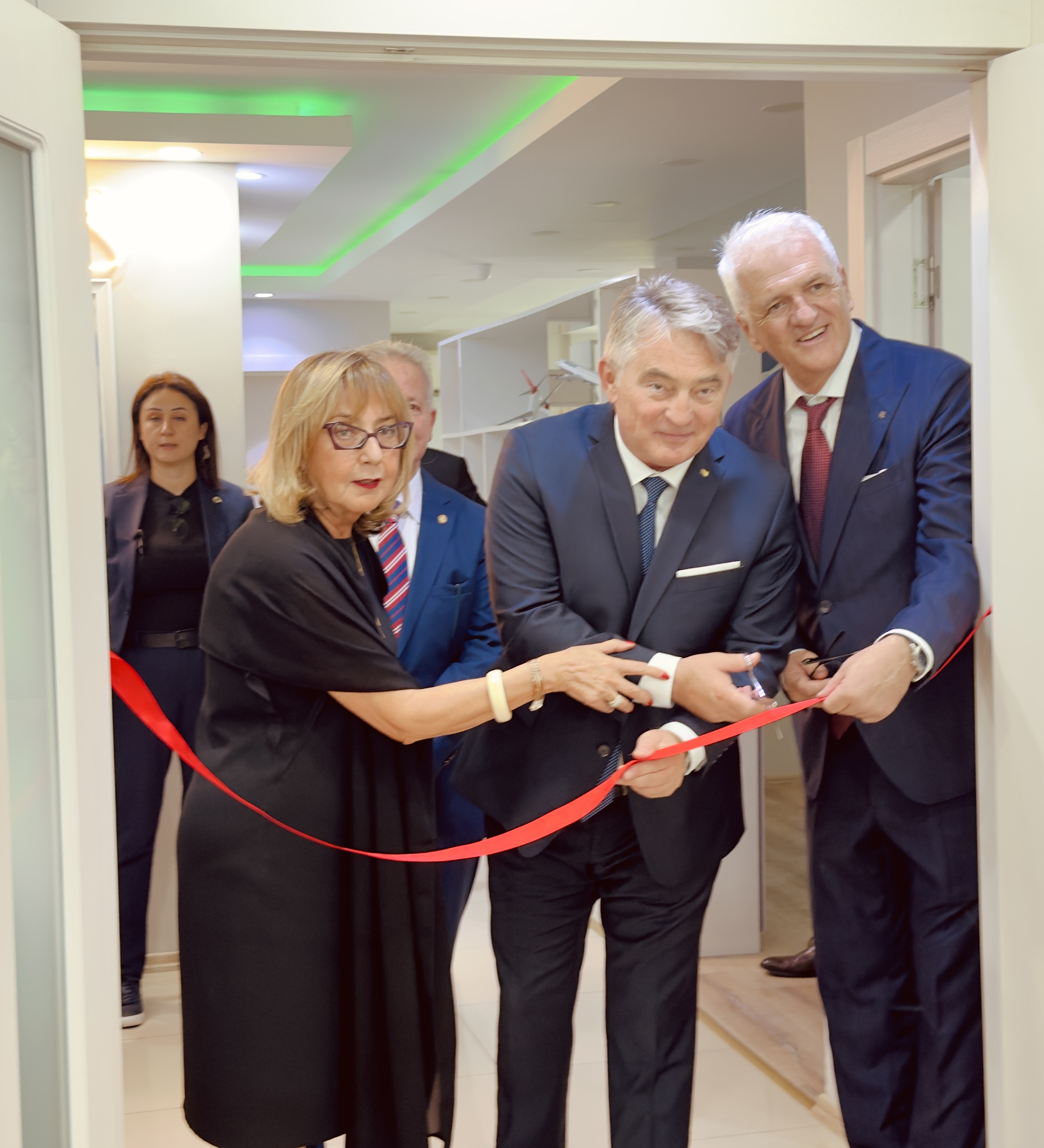 Član Predsjedništva BiH Željko Komšić svečano je otvorio Počasni konzulat BiH u Antaliji (1).jpg