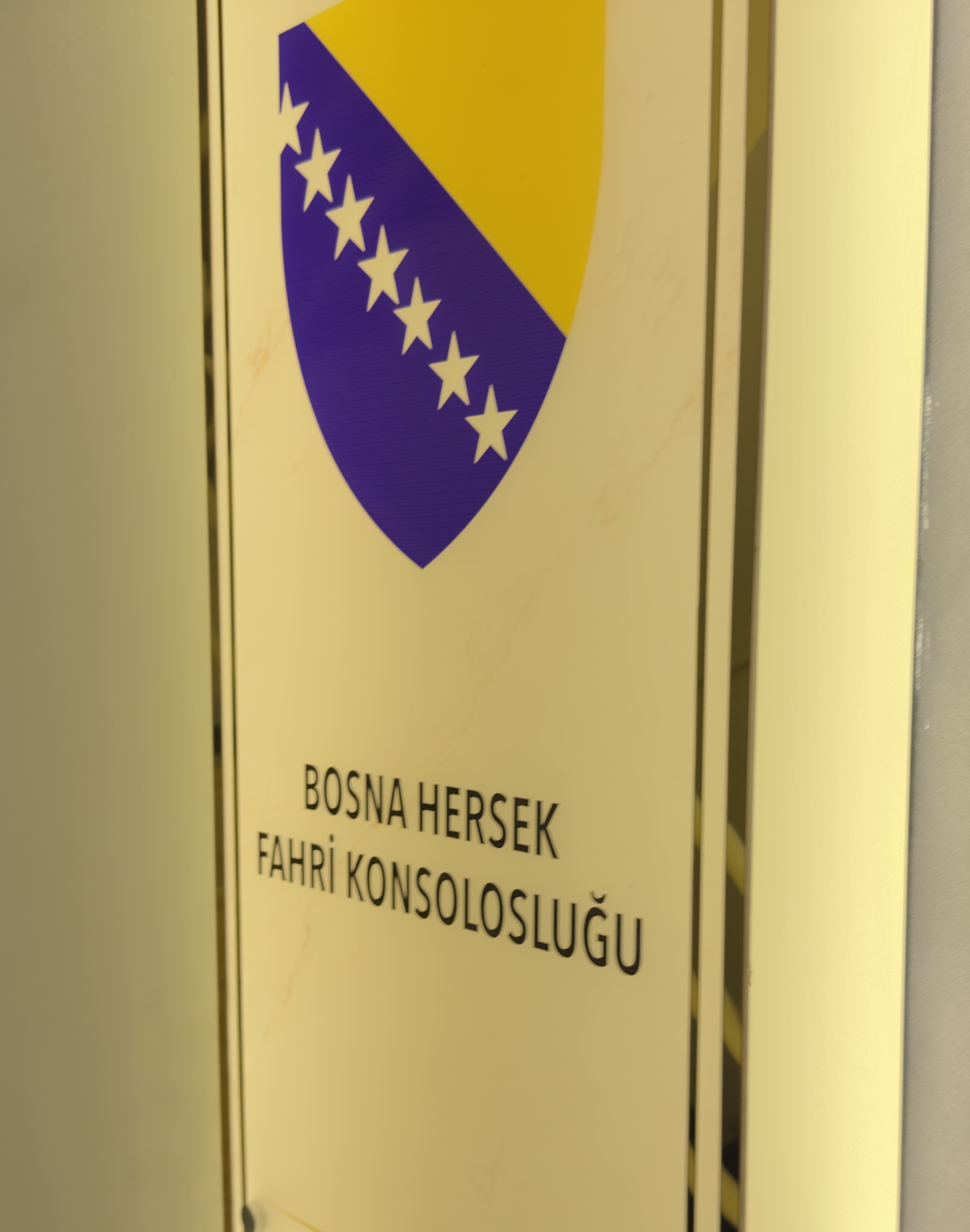 Član Predsjedništva BiH Željko Komšić svečano je otvorio Počasni konzulat BiH u Antaliji (3).jpg