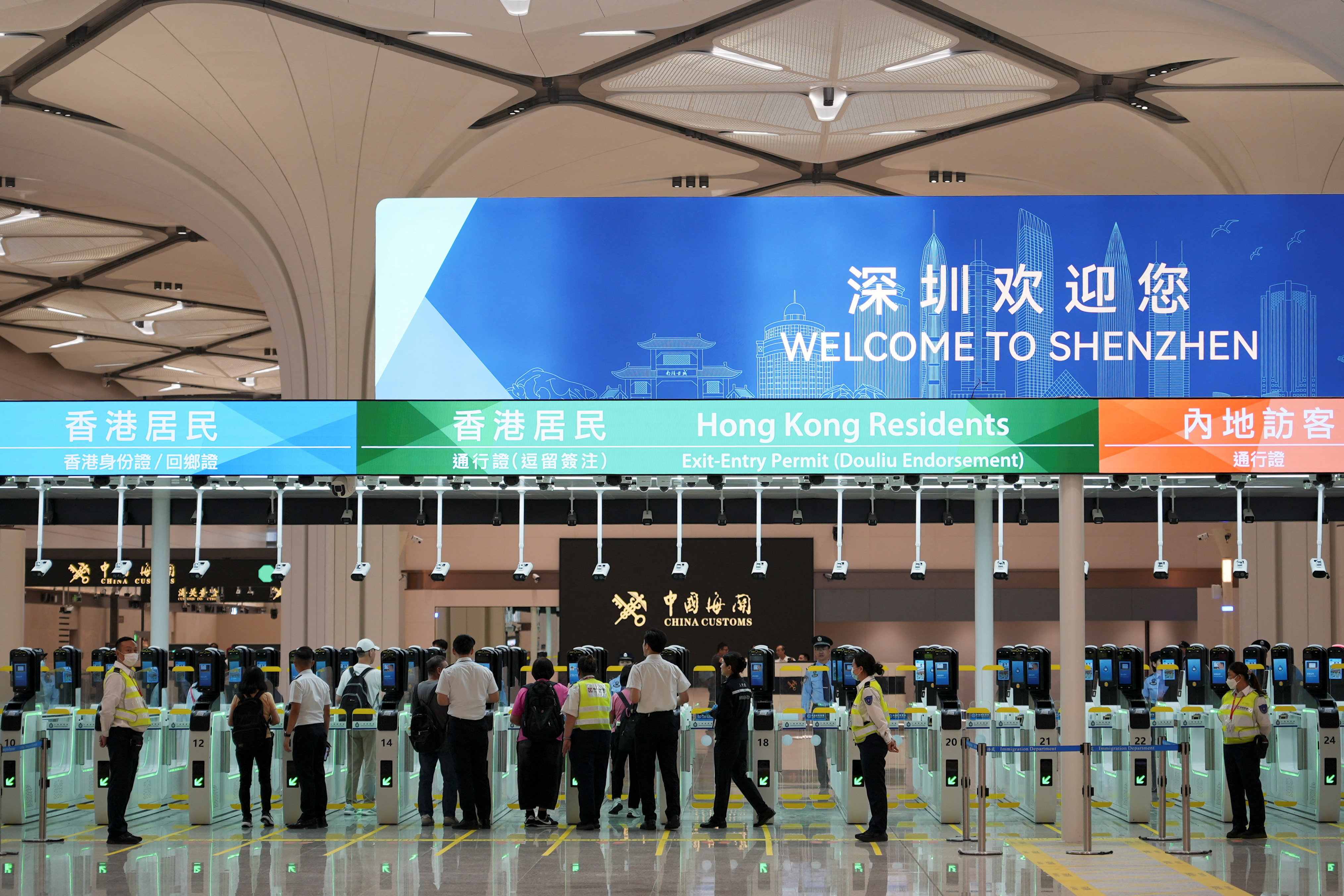 2026-10-12T050116Z_521515436_RC2B1OAL1CMT_RTRMADP_3_CHINA-BORDER-HONGKONG