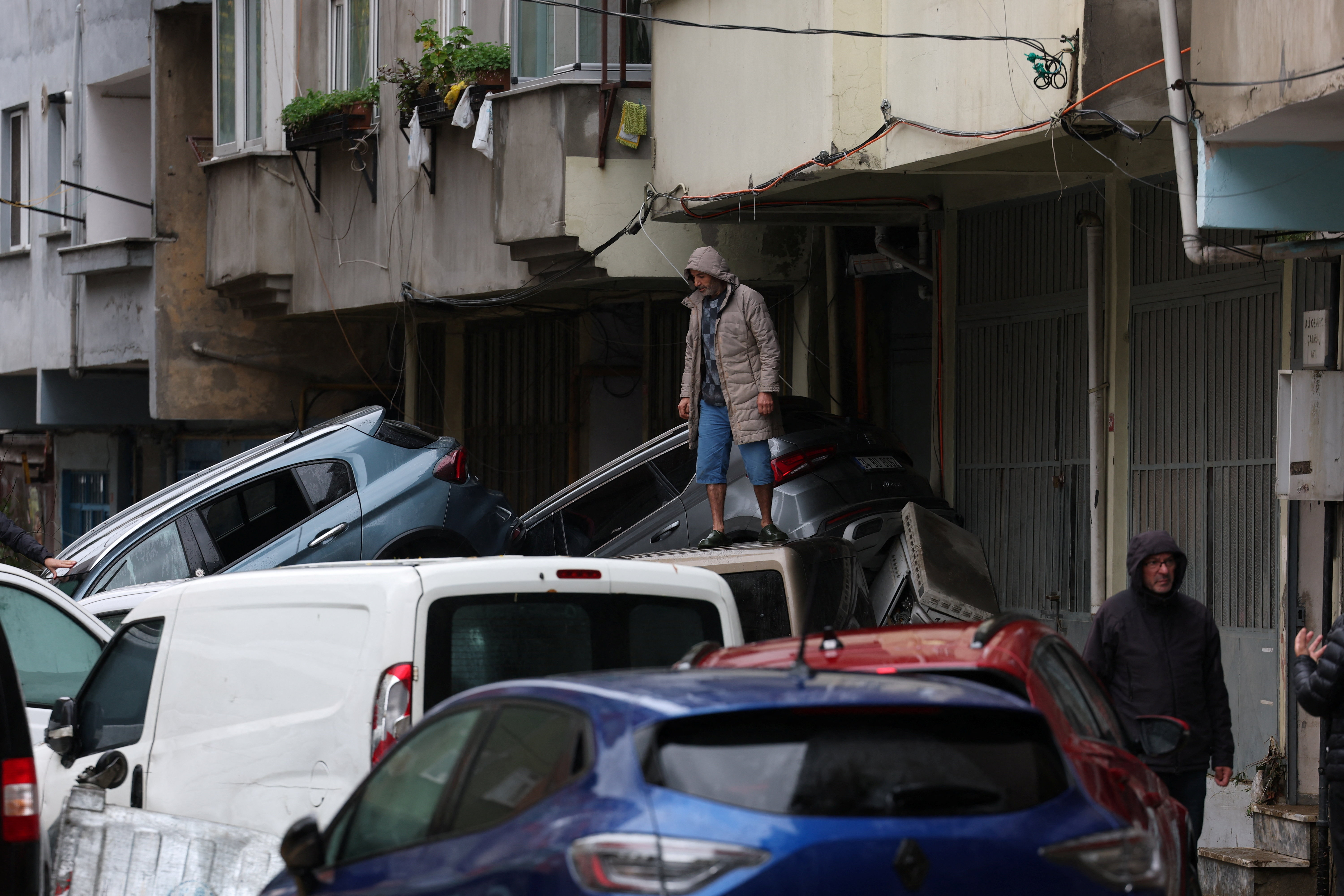 2026-10-15T123048Z_1064803048_RC2N3OAEQ4BK_RTRMADP_3_TURKEY-WEATHER.JPG