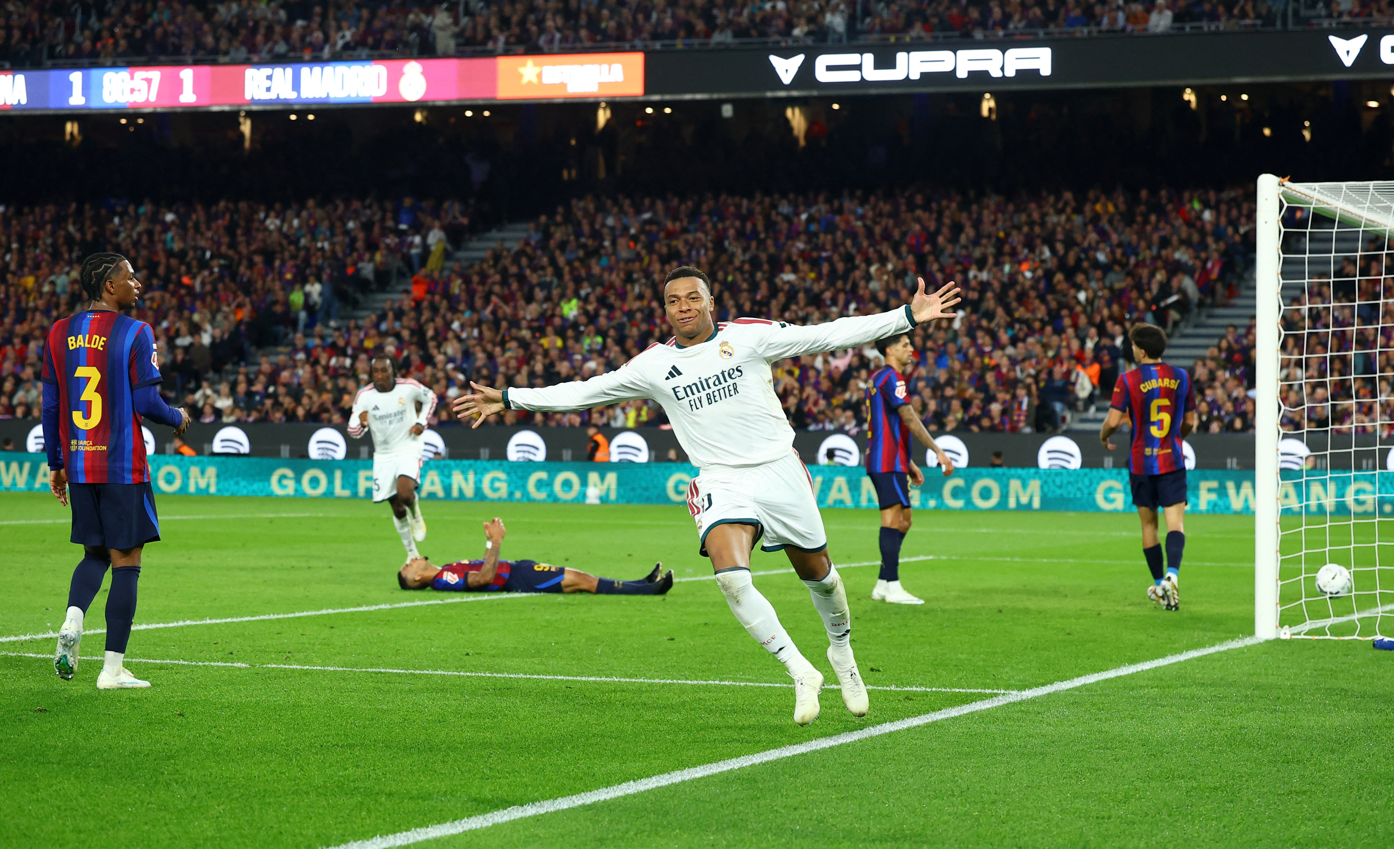 Soccer Football - LaLiga - FC Barcelona v Real Madrid - Spotify Camp Nou,
