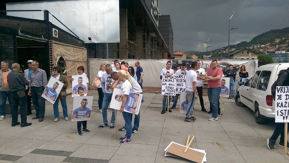 18644504_1886428281633641_1371169329_n