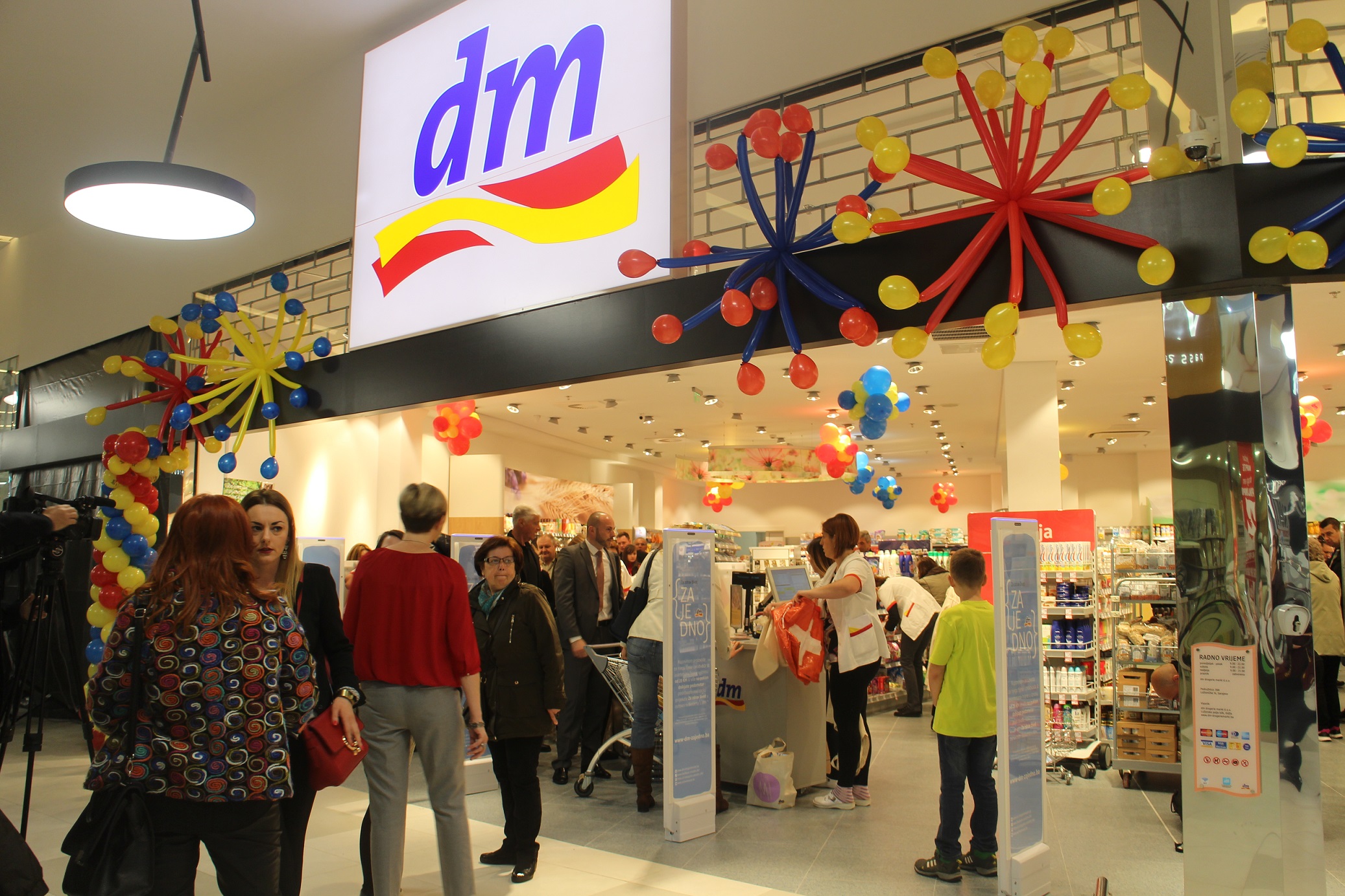 2%2c dm otvaranje nove prodavnice%2c Sarajevo 6.4.2017.godine  (10)