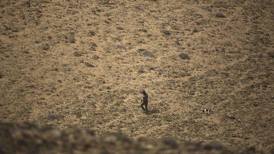 2015-02-11T184523Z_754616314_GM1EB2C07KF01_RTRMADP_3_ISRAEL-WEATHER