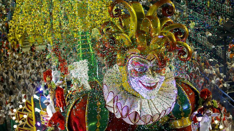 2015-02-16T085720Z_995210282_GM1EB2G1AZZ01_RTRMADP_3_BRAZIL-CARNIVAL