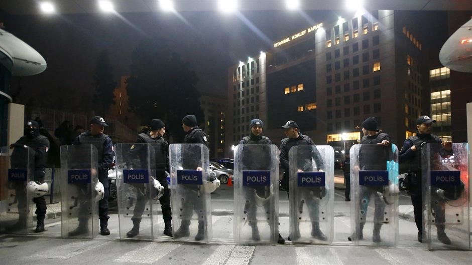 2015-03-31T192740Z_2016998766_GF10000045463_RTRMADP_3_TURKEY-HOSTAGE