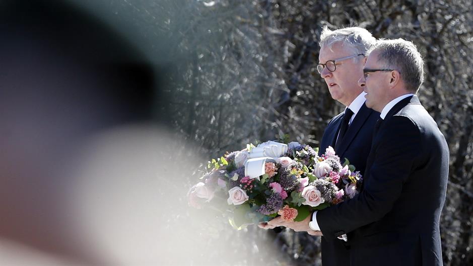 2015-04-01T094137Z_1542566002_PM1EB410W3N01_RTRMADP_3_FRANCE-CRASH-LUFTHANSA-CEO