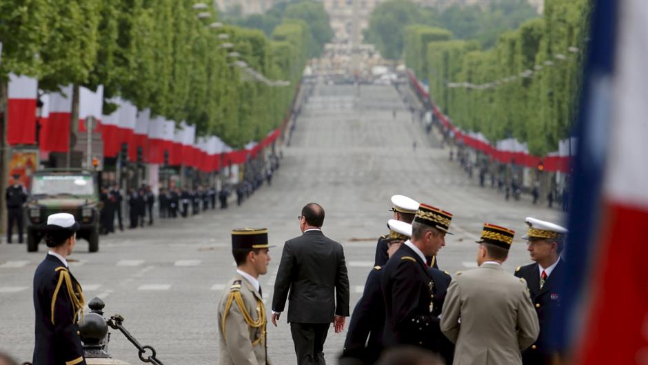 2015-05-08T131416Z_162624034_GF10000088355_RTRMADP_3_WW2-ANNIVERSARY-FRANCE