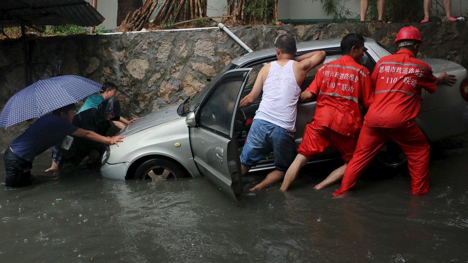2015-05-21T025626Z_1967240086_GF10000102285_RTRMADP_3_CHINA-WEATHER