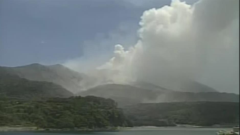 2015-05-29T042240Z_1366131973_GF10000110943_RTRMADP_3_JAPAN-VOLCANO
