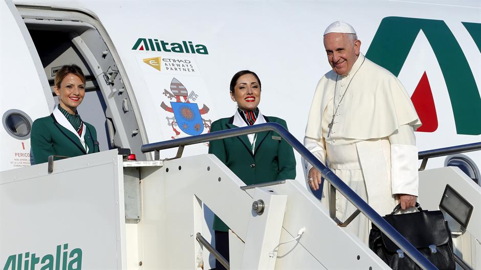 2015-06-06T054851Z_1413831809_GF10000118819_RTRMADP_3_BOSNIA-POPE