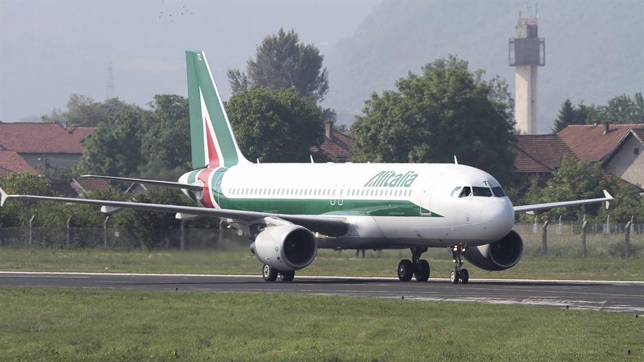 2015-06-06T073509Z_1014643272_LR1EB660L2A6Y_RTRMADP_3_BOSNIA-POPE(1)