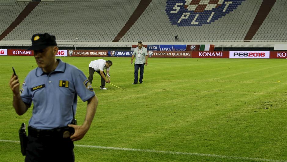 2015-06-12T224602Z_572777807_GF10000125788_RTRMADP_3_SOCCER-EURO-CROATIA-RACISM