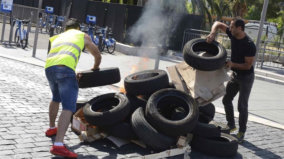 2015-06-25T172333Z_1682809445_PM1EB6P1FUS01_RTRMADP_3_FRANCE-UBER