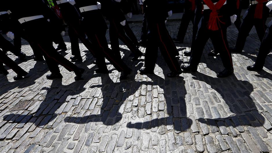 2015-06-27T123627Z_1880258018_GF10000141030_RTRMADP_3_BRITAIN-MILITARY