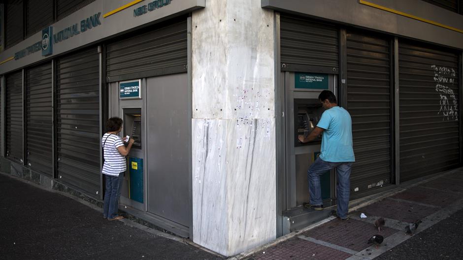 2015-06-28T075959Z_2134376791_GF10000142109_RTRMADP_3_EUROZONE-GREECE