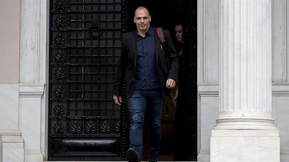 2015-06-28T135906Z_1739599833_GF10000142395_RTRMADP_3_EUROZONE-GREECE