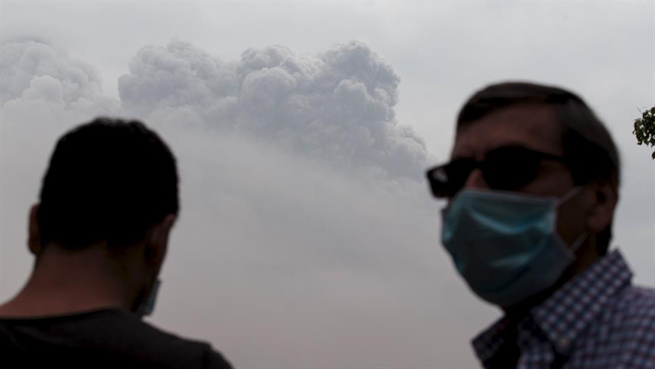 2015-07-12T041238Z_1937678347_GF10000156668_RTRMADP_3_MEXICO-VOLCANO-ERUPTION