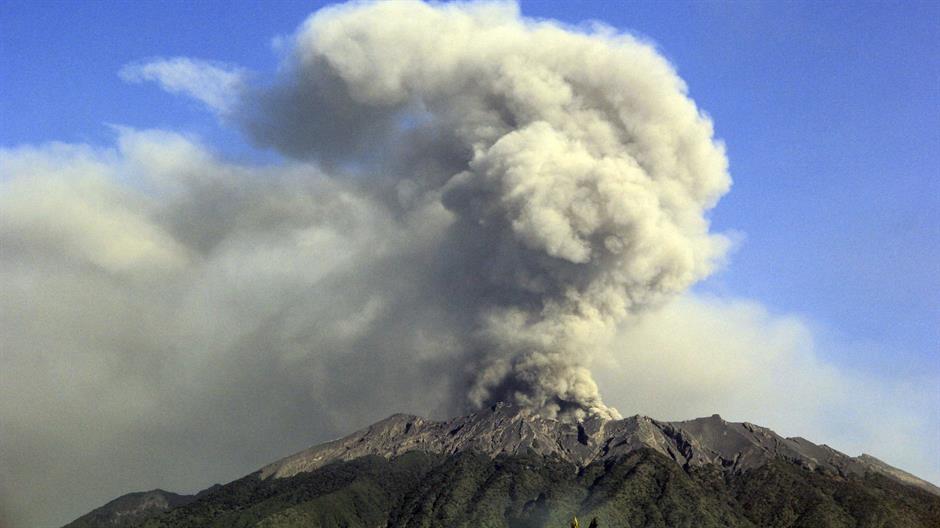 2015-07-23T073253Z_742142729_GF10000167500_RTRMADP_3_INDONESIA-VOLCANO