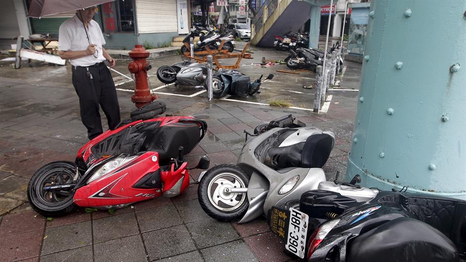 2015-08-08T070239Z_2072217658_GF20000017476_RTRMADP_3_TAIWAN-TYPHOON