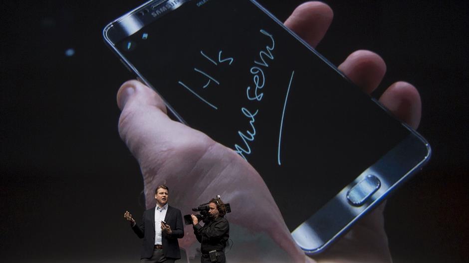 2015-08-13T182233Z_104990913_GF10000172939_RTRMADP_3_SAMSUNG-ELEC-SMARTPHONES