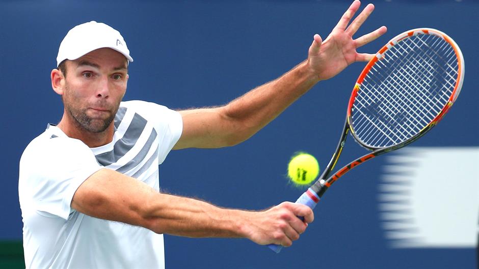 2015-08-13T191529Z_453778931_NOCID_RTRMADP_3_TENNIS-ROGERS-CUP-CHARDY-VS-KARLOVIC