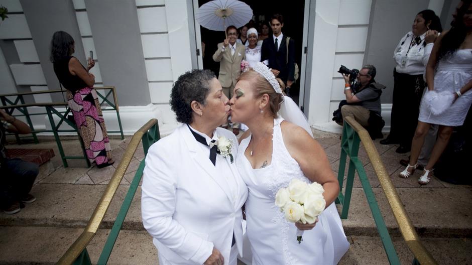 2015-08-17T024306Z_641703599_GF20000022116_RTRMADP_3_PUERTORICO-CULTURE