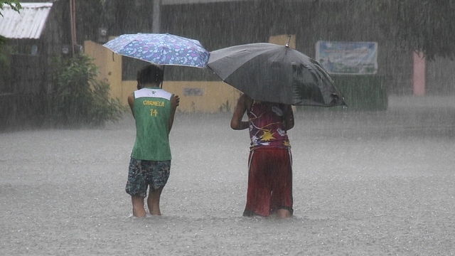 2015-08-22T102514Z_1516848928_GF10000179286_RTRMADP_2_PHILIPPINES-TYPHOON