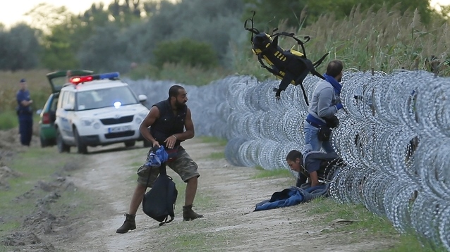 2015-08-26T065431Z_173380539_GF10000182993_RTRMADP_2_EUROPE-MIGRANTS-HUNGARY