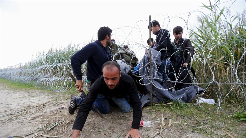2015-08-26T065709Z_1626219069_GF10000182989_RTRMADP_3_EUROPE-MIGRANTS-HUNGARY