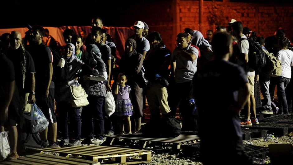 2015-08-26T210322Z_244830490_GF10000183691_RTRMADP_3_EUROPE-MIGRANTS-MACEDONIA