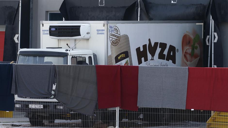 2015-08-28T074354Z_1385299280_GF10000185023_RTRMADP_3_EUROPE-MIGRANTS-AUSTRIA