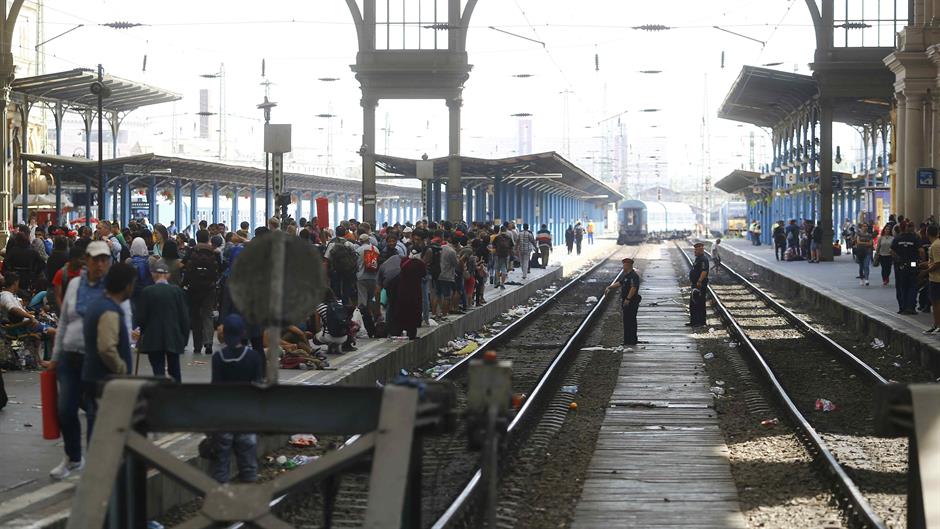 2015-09-03T102934Z_188053570_LR2EB930T4Z2F_RTRMADP_3_EUROPE-MIGRANTS-HUNGARY