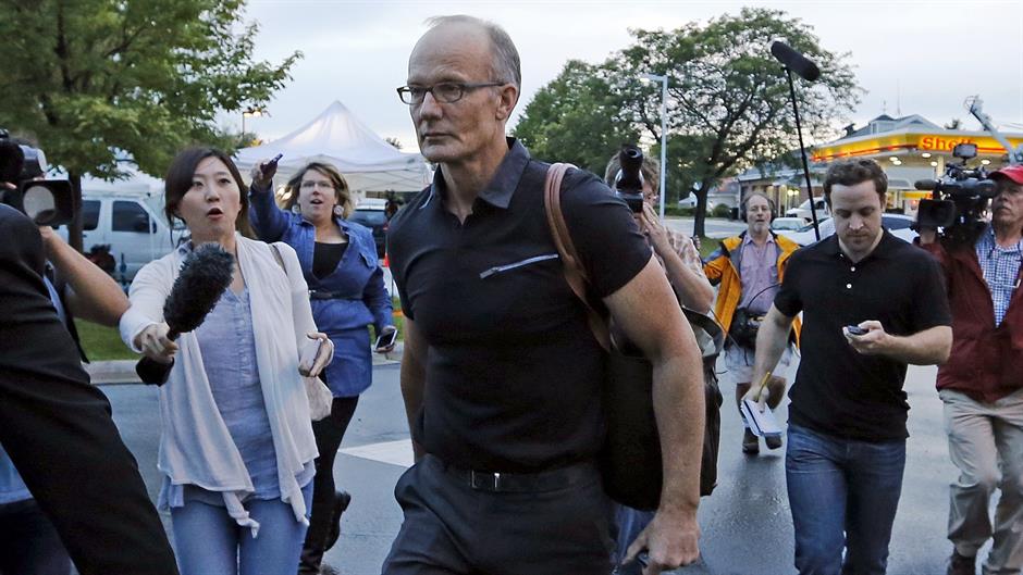 2015-09-08T130711Z_943139464_GF10000197440_RTRMADP_3_ZIMBABWE-WILDLIFE-LION