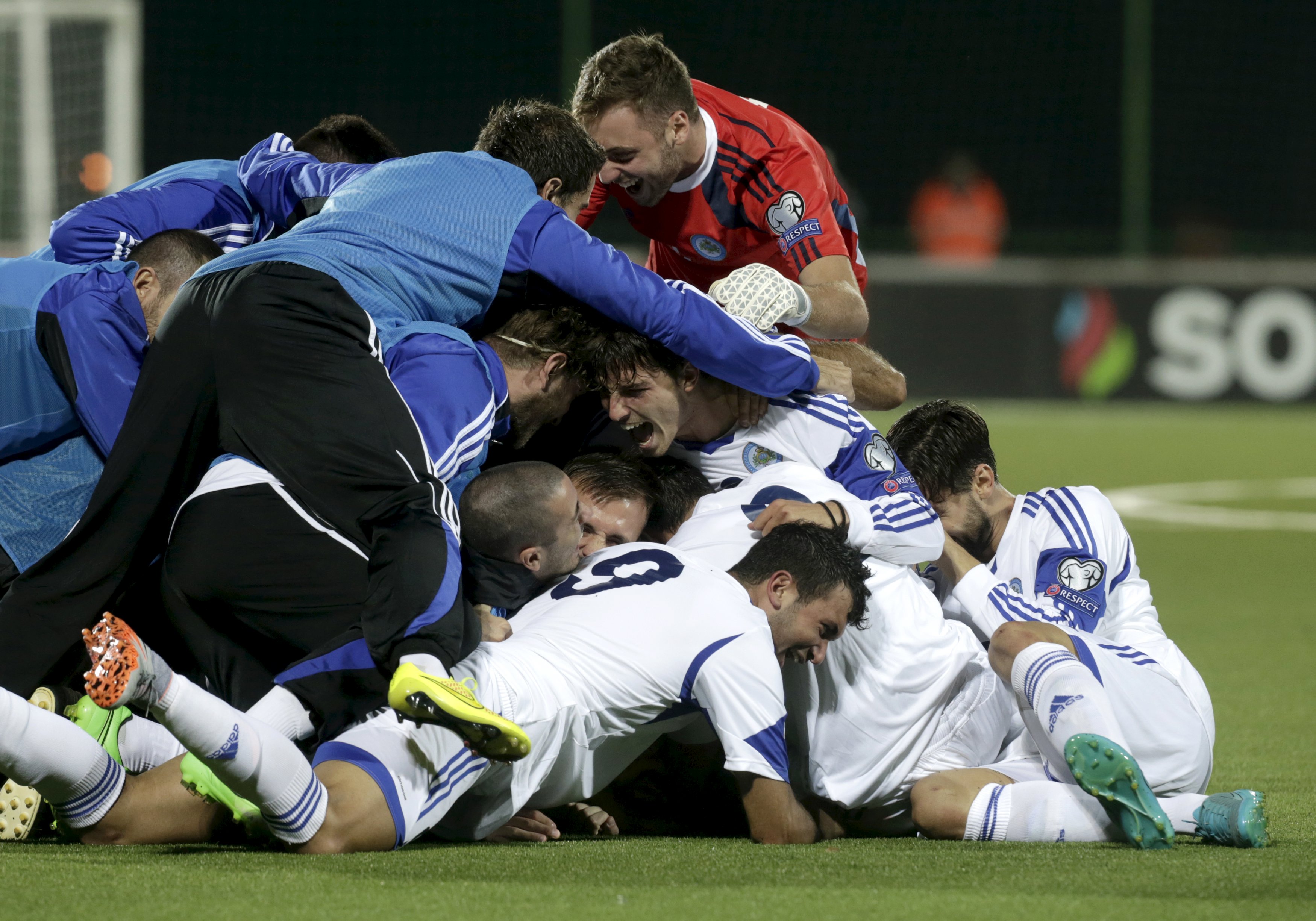 2015-09-08T201929Z_847525303_GF10000198058_RTRMADP_3_SOCCER-EURO