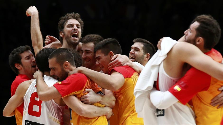 2015-09-15T182608Z_2043843001_LR2EB9F1F78U0_RTRMADP_3_BASKETBALL-EUROPEAN