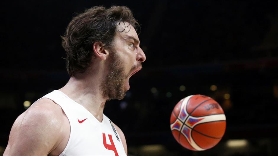 2015-09-17T204614Z_842401291_LR2EB9H1LORK6_RTRMADP_3_BASKETBALL-EUROPEAN