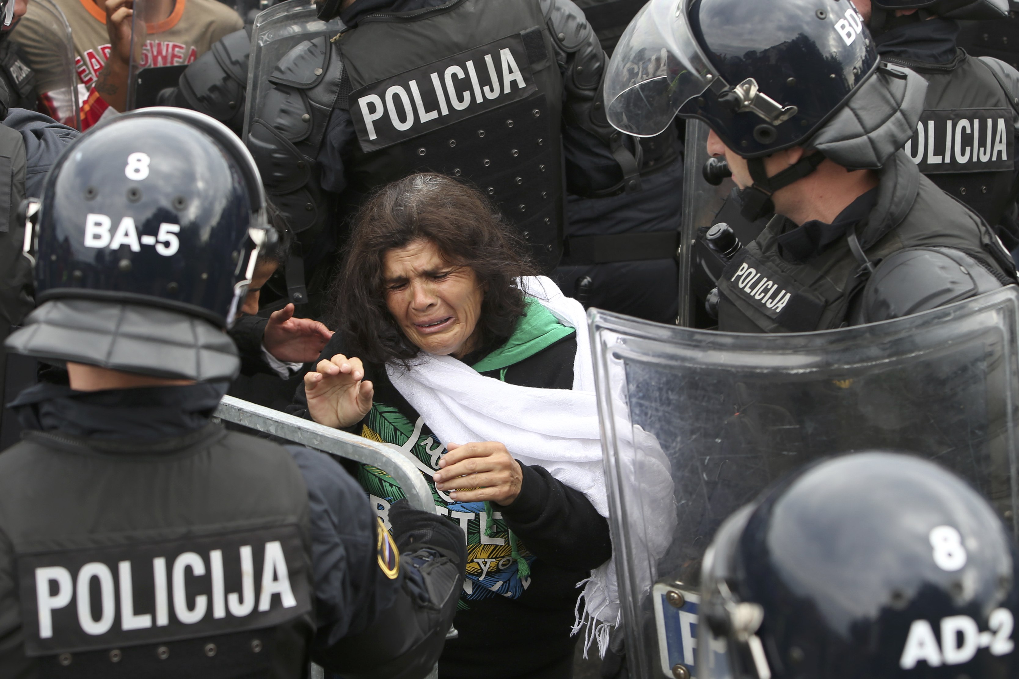 2015-09-19T104242Z_2039271274_LR2EB9J0TQVAK_RTRMADP_3_EUROPE-MIGRANTS-SLOVENIA