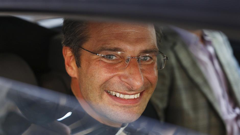 2015-10-03T122037Z_886639652_GF10000230872_RTRMADP_3_VATICAN-PRIEST-GAY